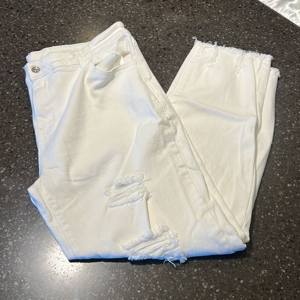 Women’s white jeans